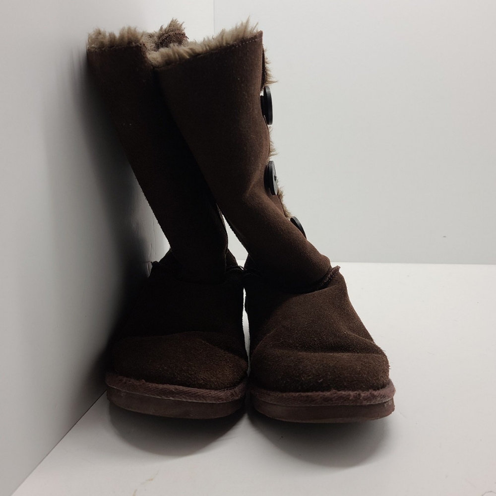 Ugg 3 button womens boot. Size 7.
